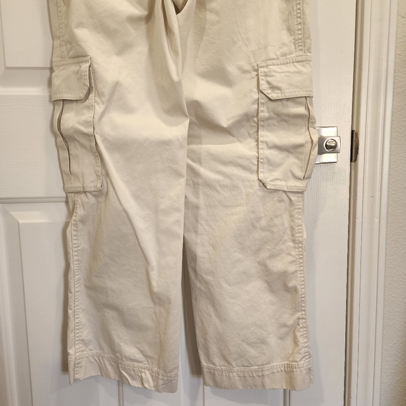 Abercrombie & Fitch Relaxed Cargo Pant, Size 4 Short,/27, Cream - Picture 6 of 10